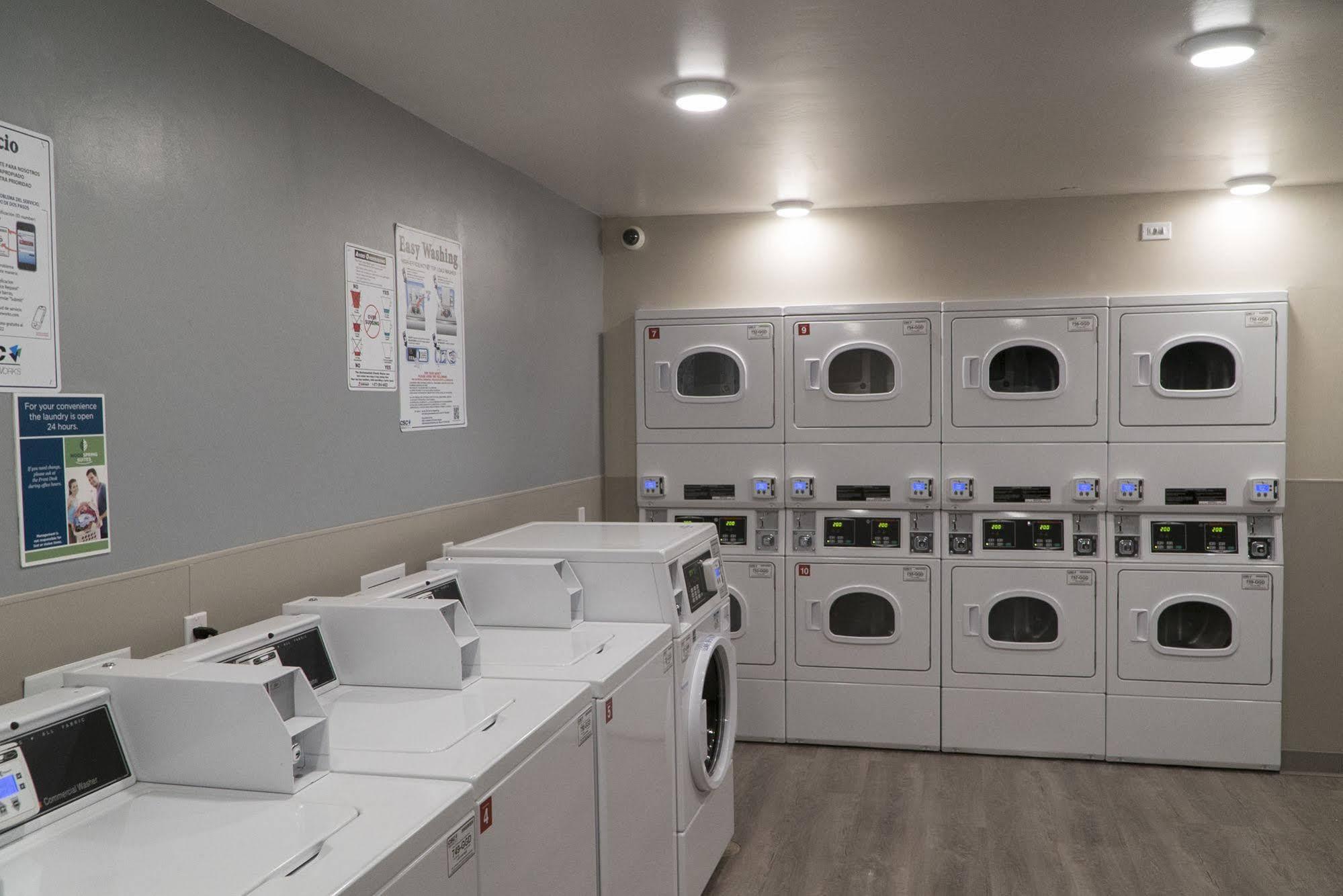 Woodspring Suites Bakersfield East المظهر الخارجي الصورة